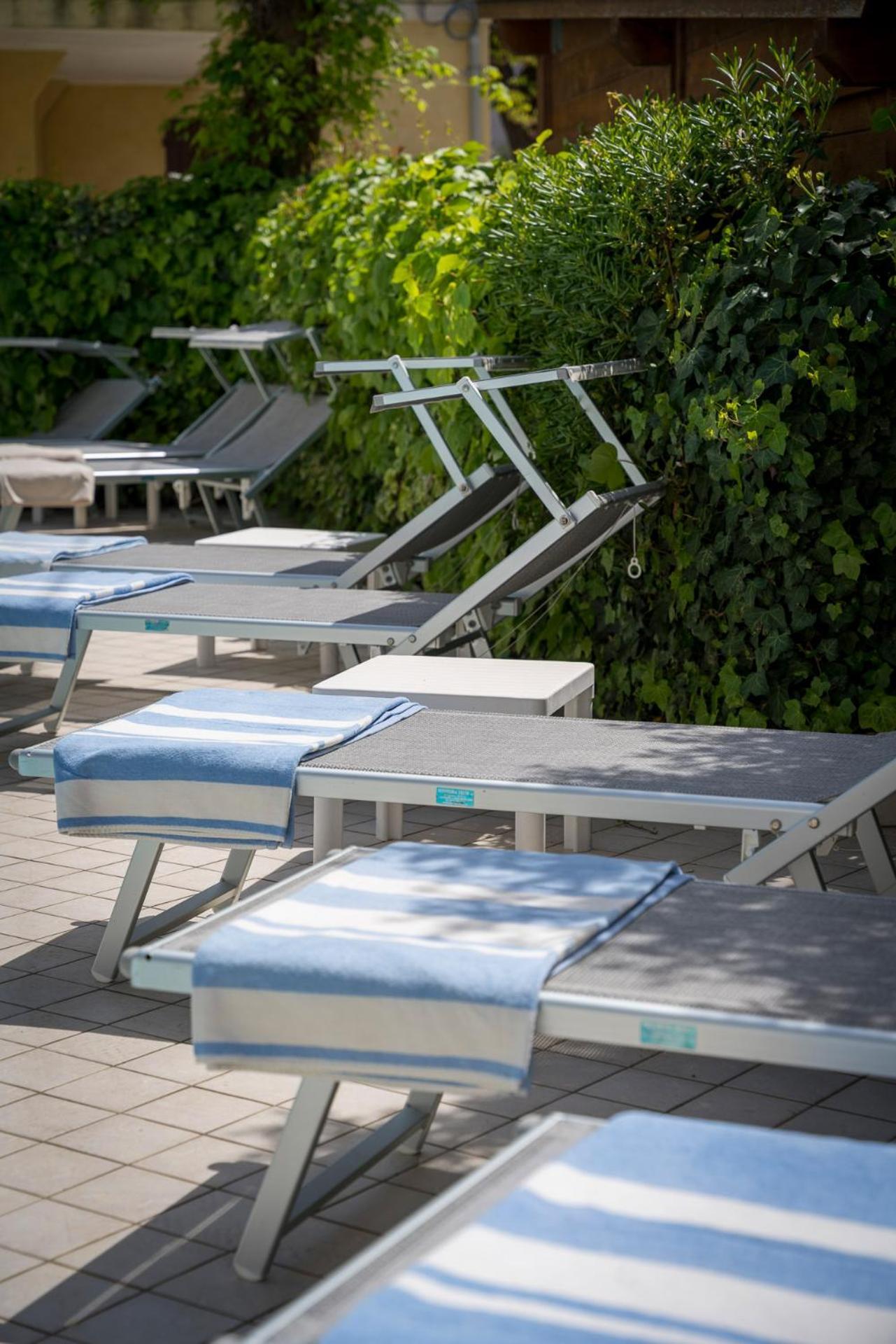 Hotel Embassy Riccione Exterior photo